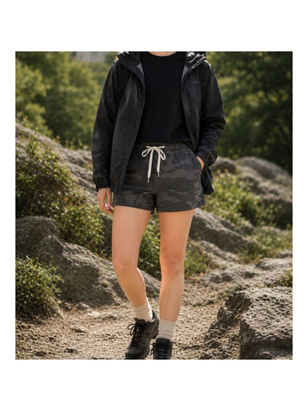 Vuori The Rise The Shine Shorts Womens M Black Camo Organic Cotton Drawstring